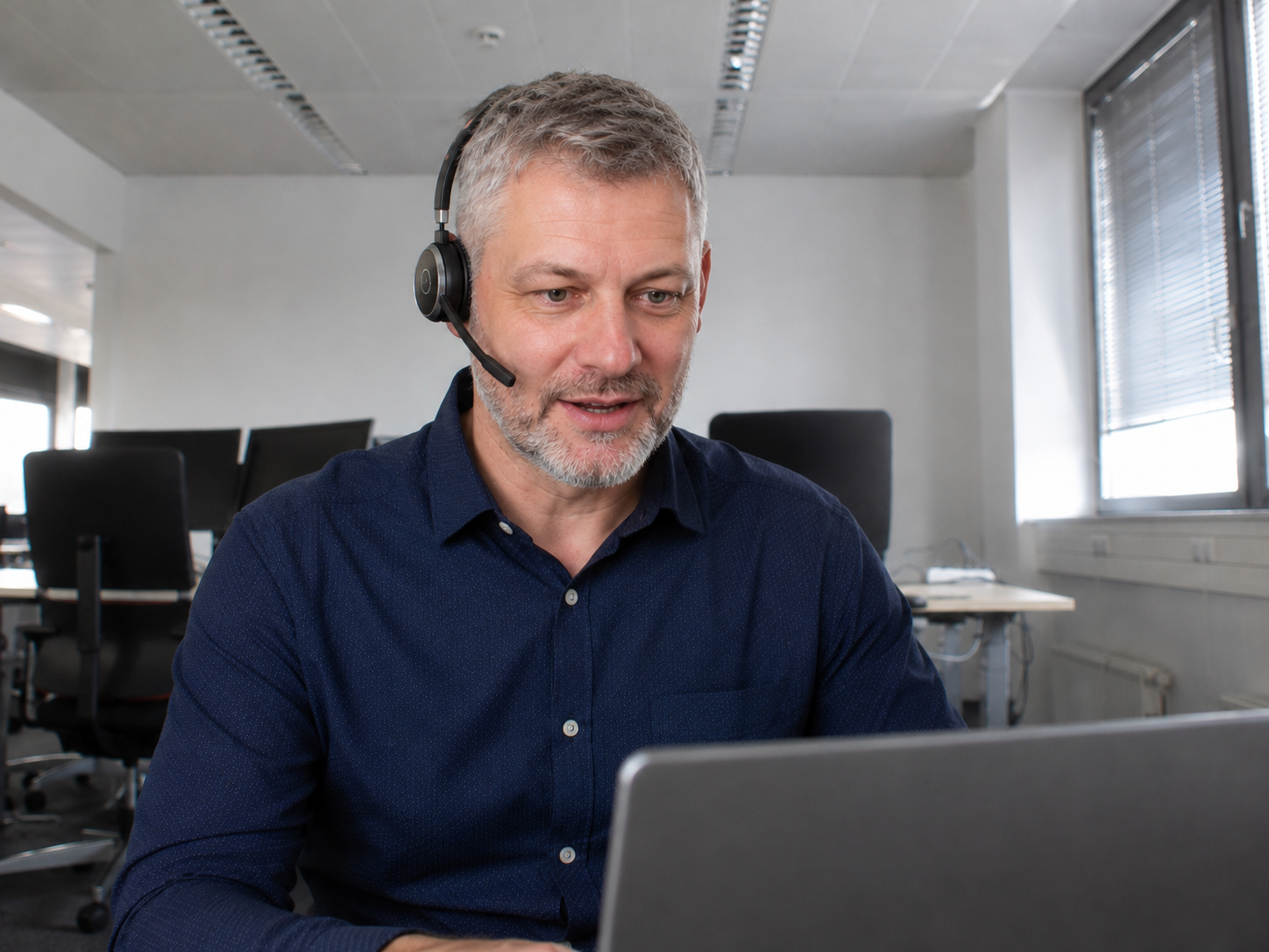 Ragnar Strerath in a video call at his desk